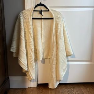 EUC Cream Sweater Shawl